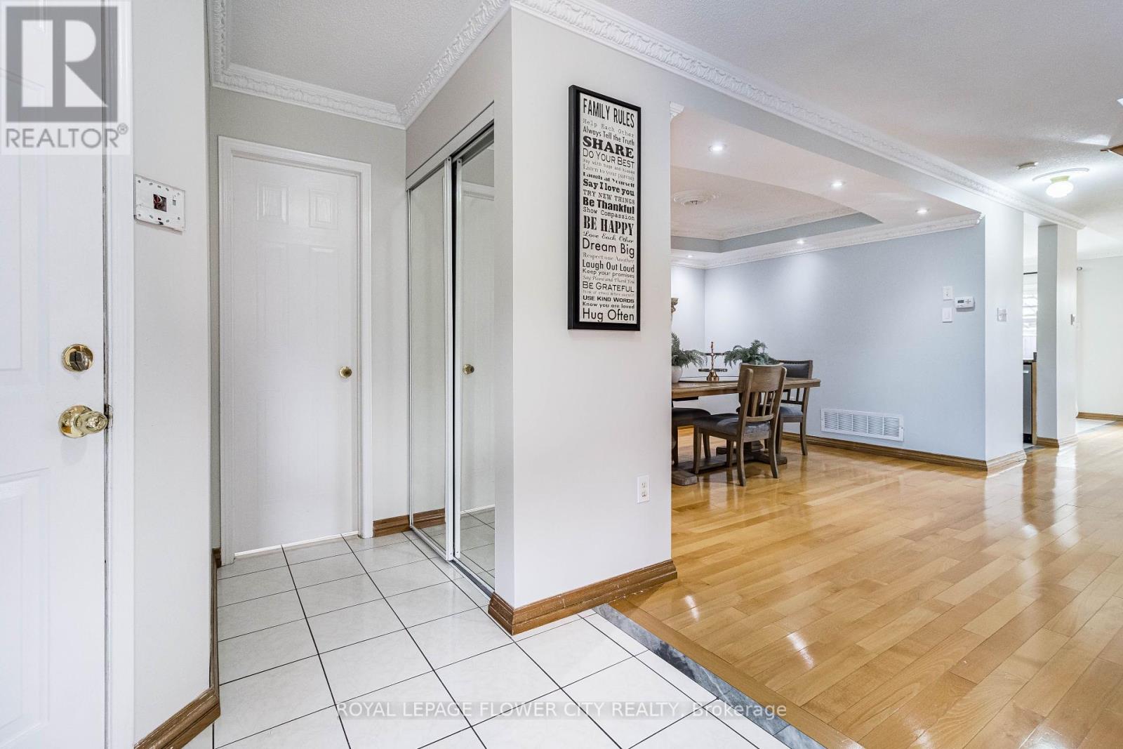 Photo 8 of 51 Blue Whale Boulevard, Brampton ON