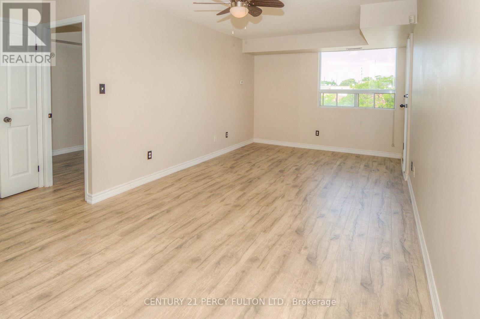 Photo 3 of 307 32 Tannery Street, Mississauga ON