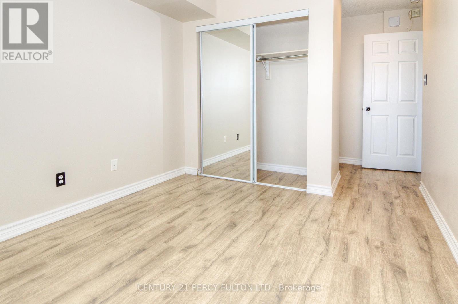 Photo 8 of 307 32 Tannery Street, Mississauga ON