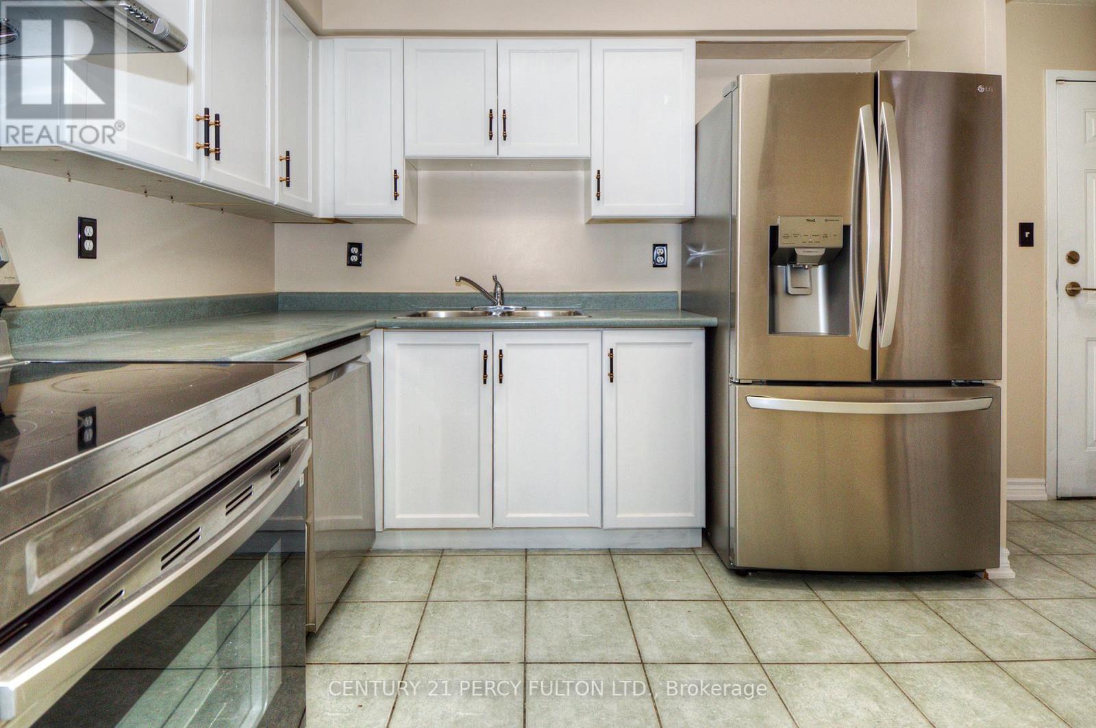 Photo 15 of 307 32 Tannery Street, Mississauga ON