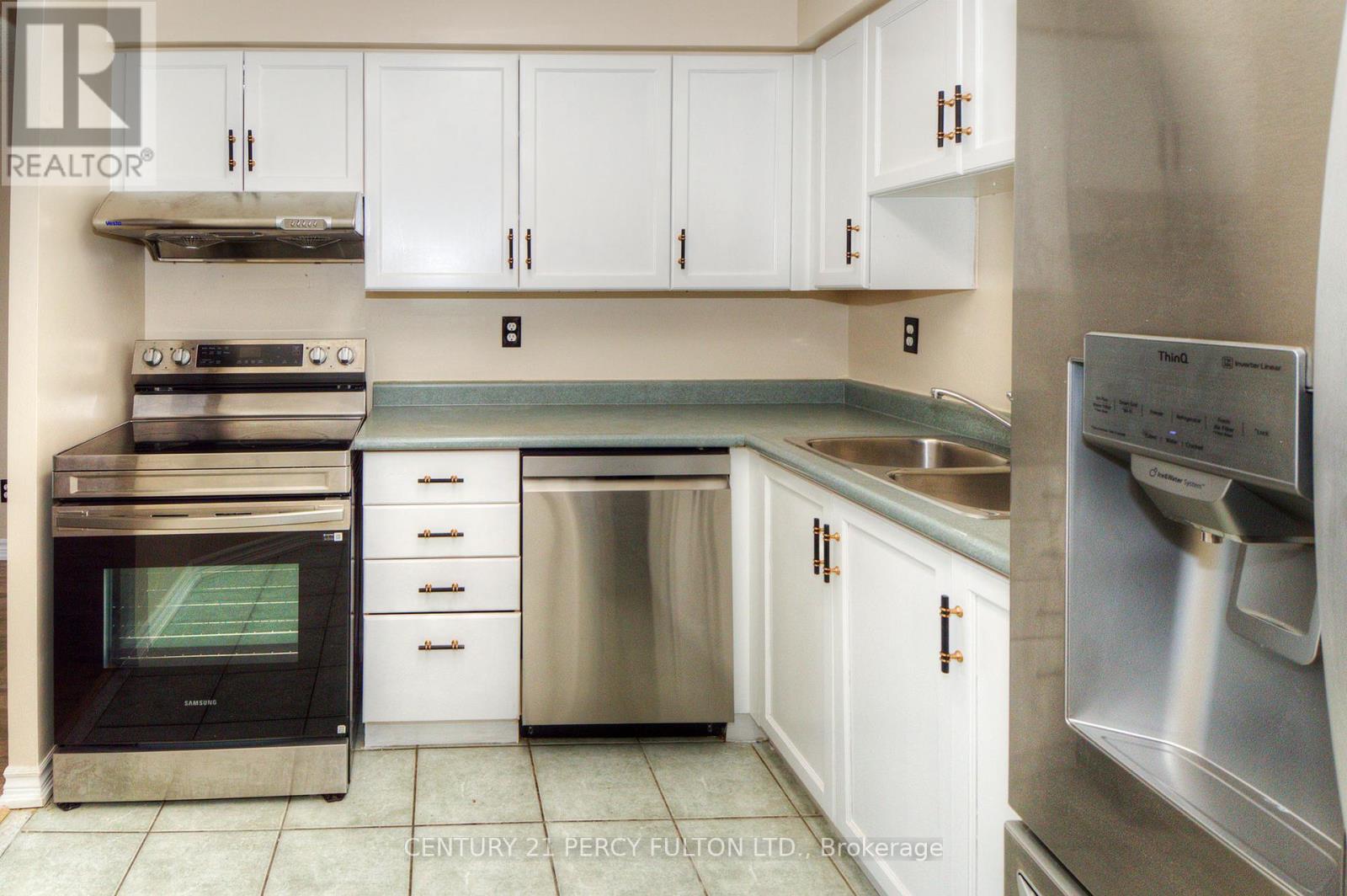 Photo 11 of 307 32 Tannery Street, Mississauga ON