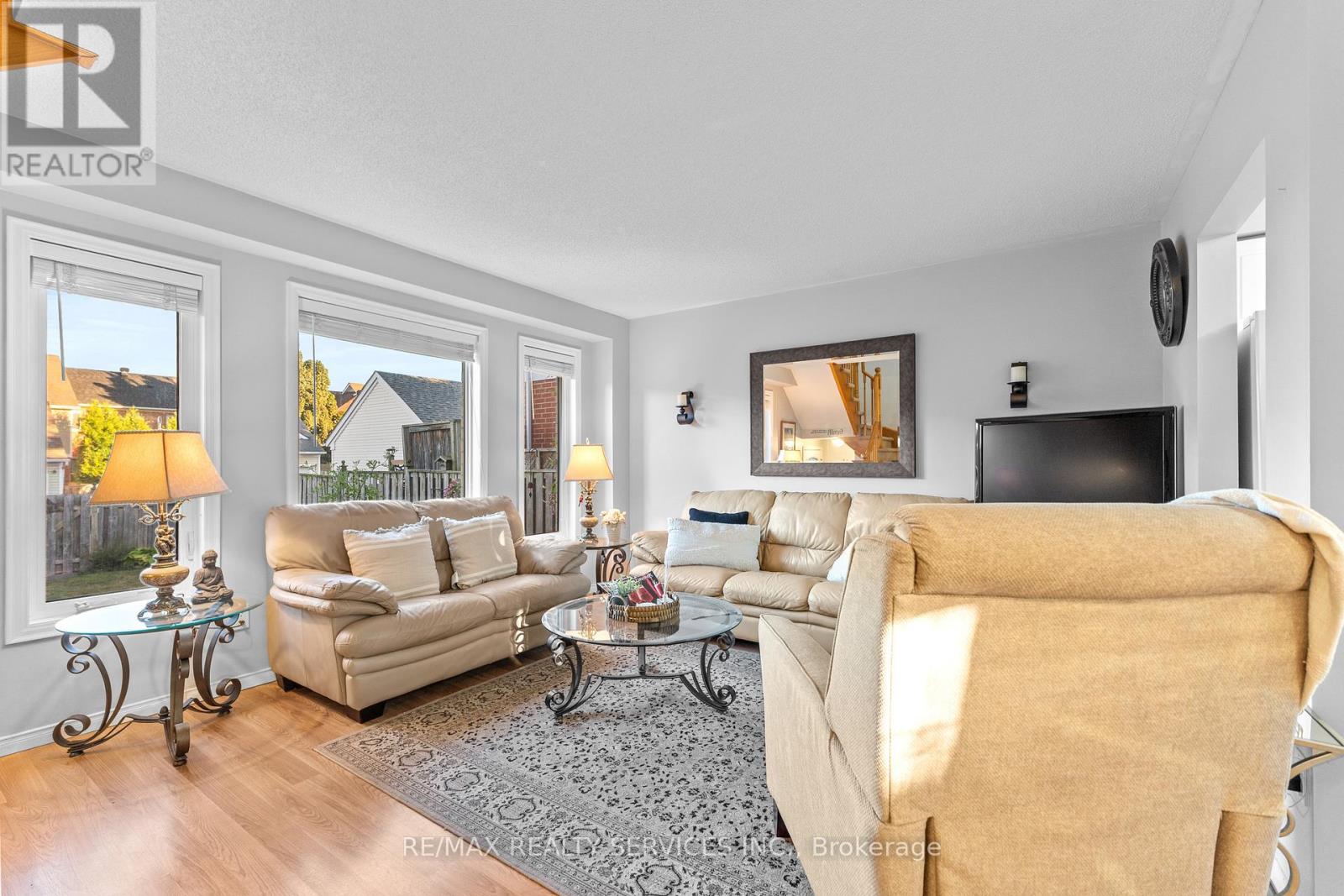 Photo 10 of 310 Dogwood Street, Orangeville ON