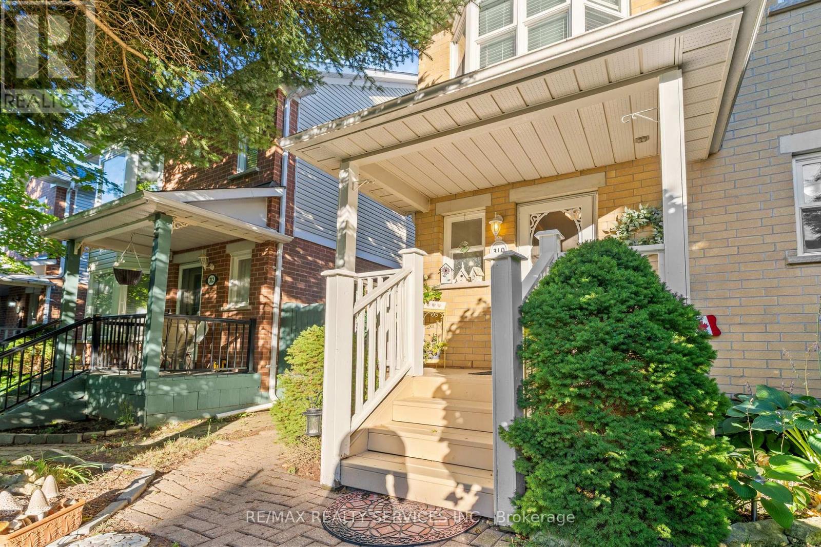 Photo 3 of 310 Dogwood Street, Orangeville ON