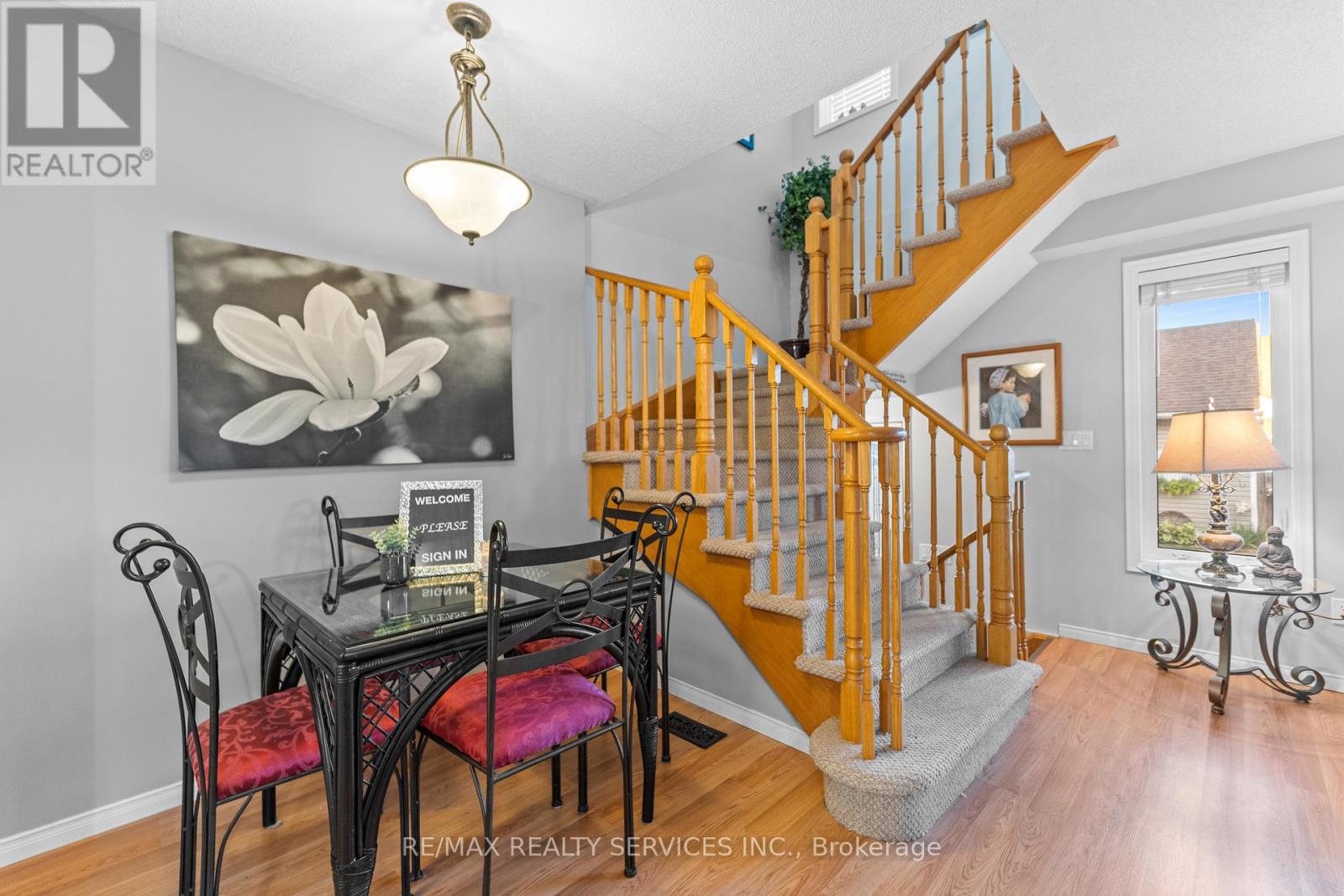 Photo 8 of 310 Dogwood Street, Orangeville ON