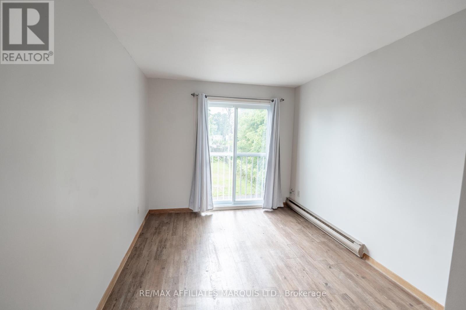 Photo 12 of 714 716 Pitt Street, Cornwall ON