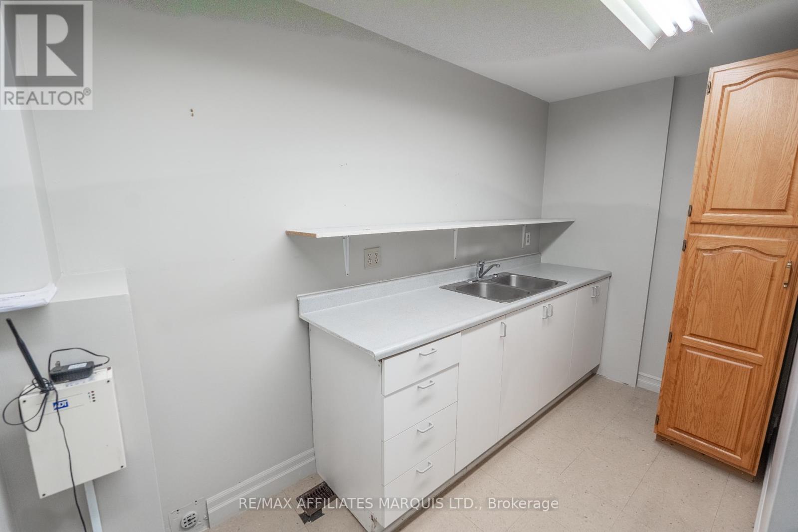 Photo 19 of 714 716 Pitt Street, Cornwall ON