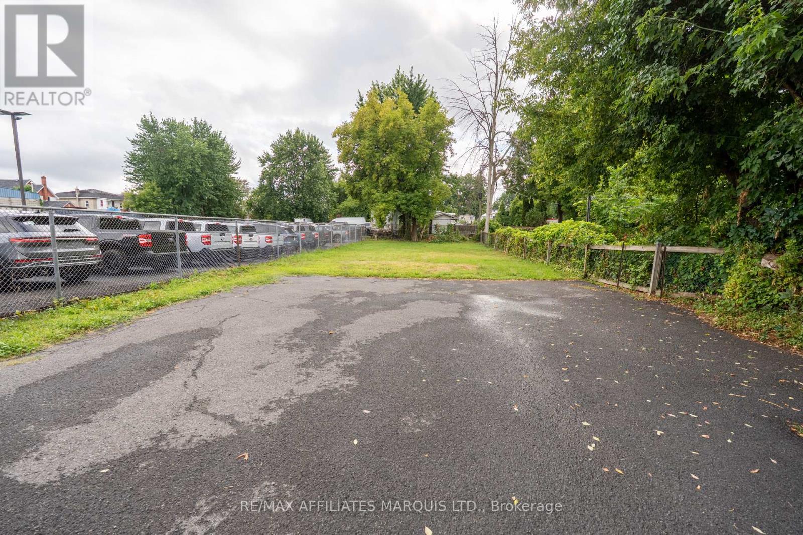 Photo 4 of 714 716 Pitt Street, Cornwall ON