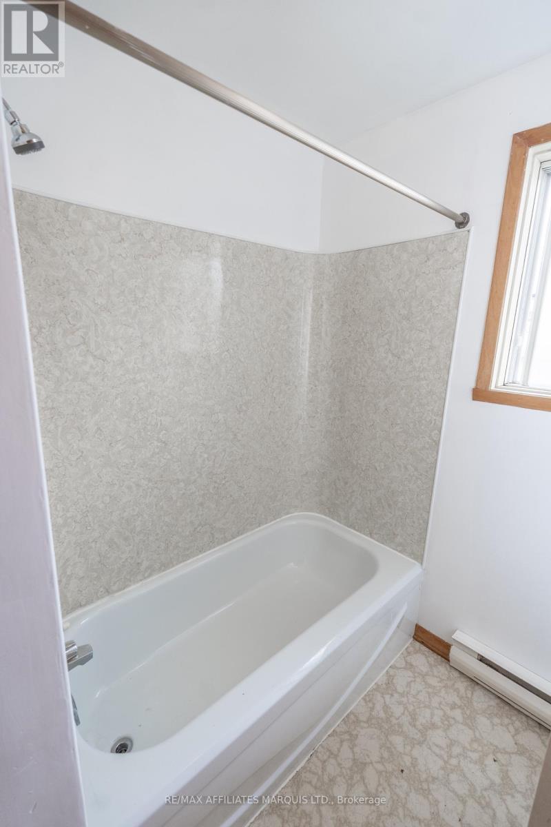 Photo 9 of 714 716 Pitt Street, Cornwall ON
