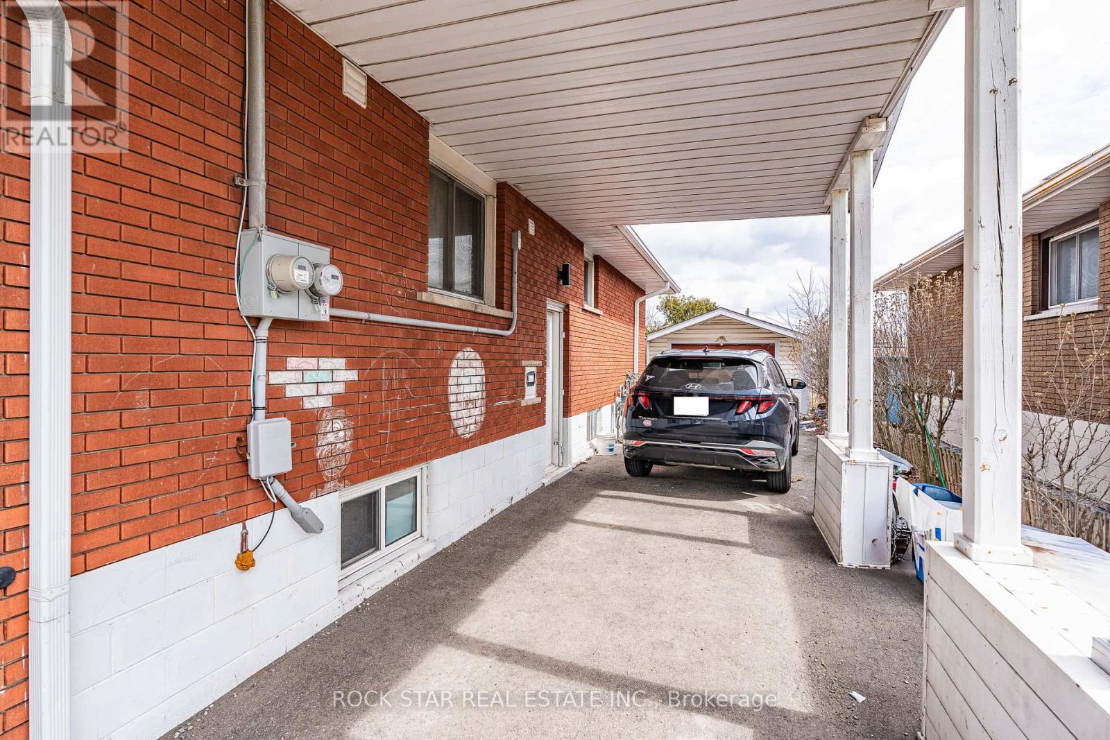 Photo 2 of Lower 859 Upper Ottawa Street, Hamilton ON