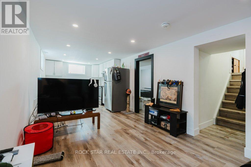 Photo 4 of Lower 859 Upper Ottawa Street, Hamilton ON