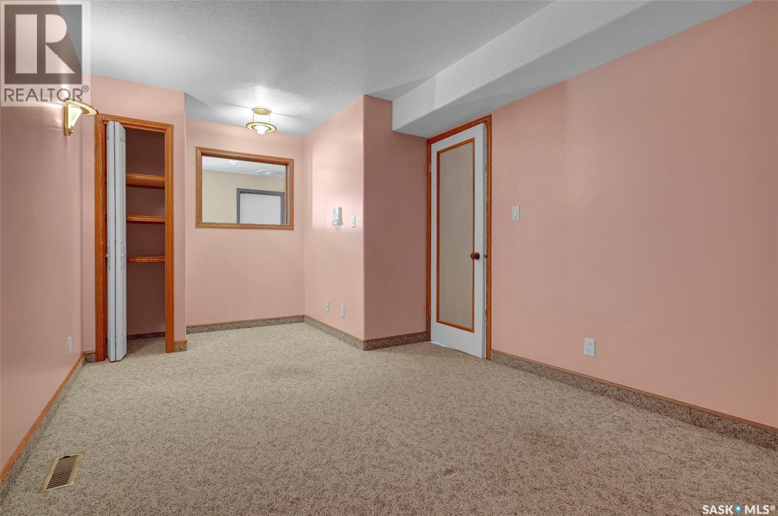 Photo 29 of 1055 7th Avenue Sw, Moose Jaw SK