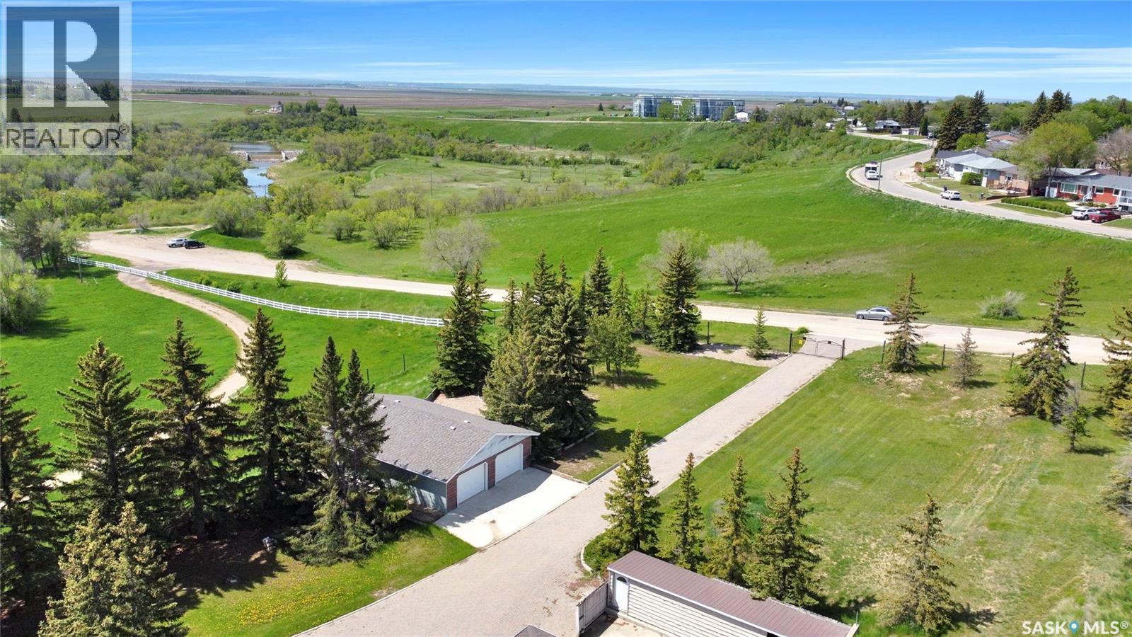 Photo 4 of 1055 7th Avenue Sw, Moose Jaw SK