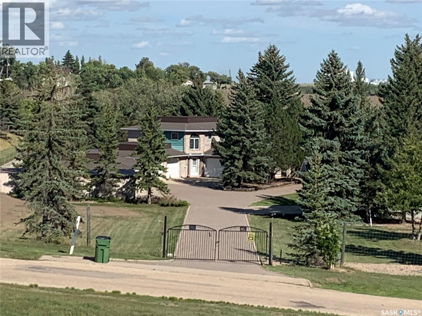 Photo 1 of 1055 7th Avenue Sw, Moose Jaw SK