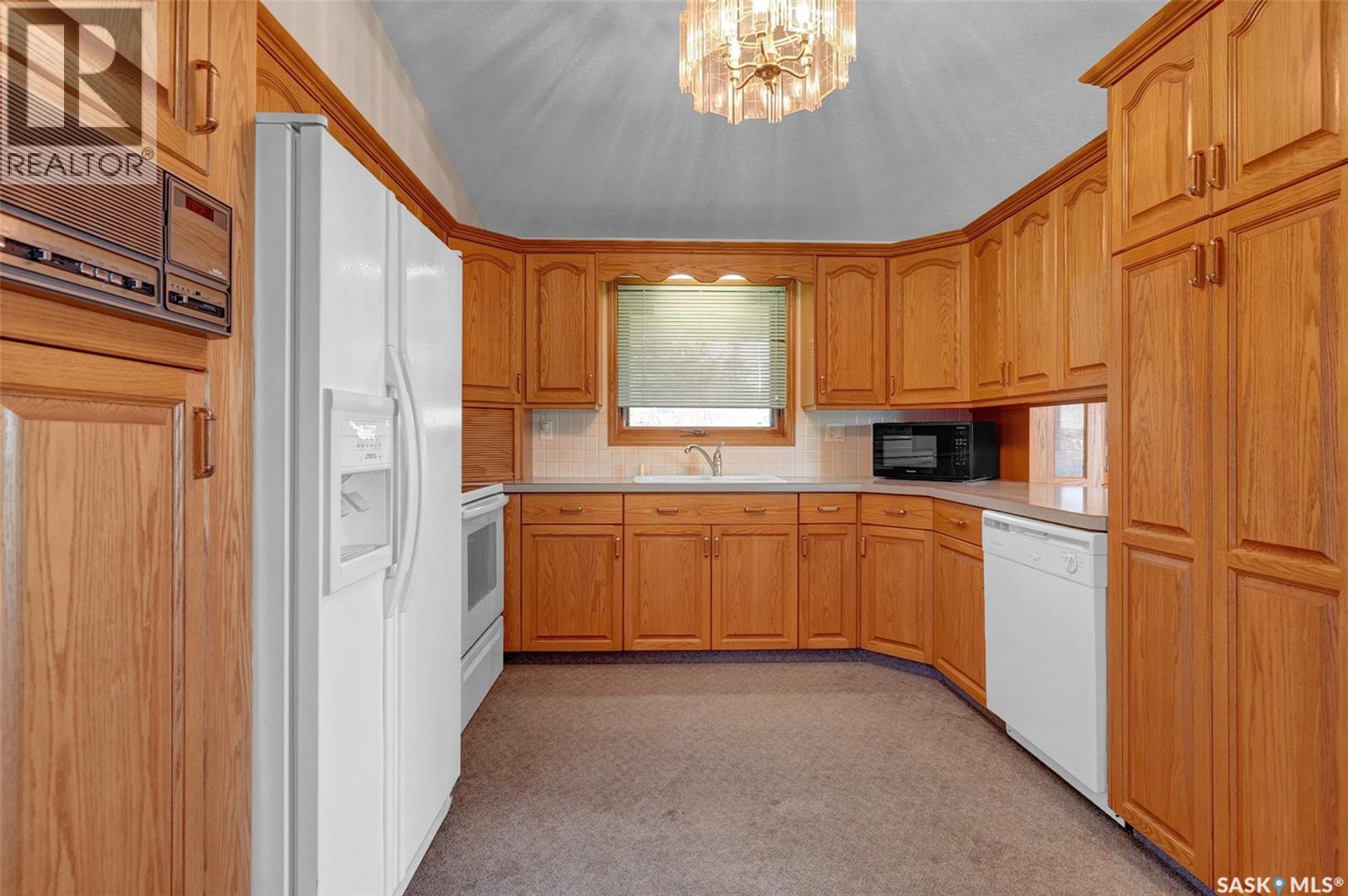 Photo 25 of 1055 7th Avenue Sw, Moose Jaw SK