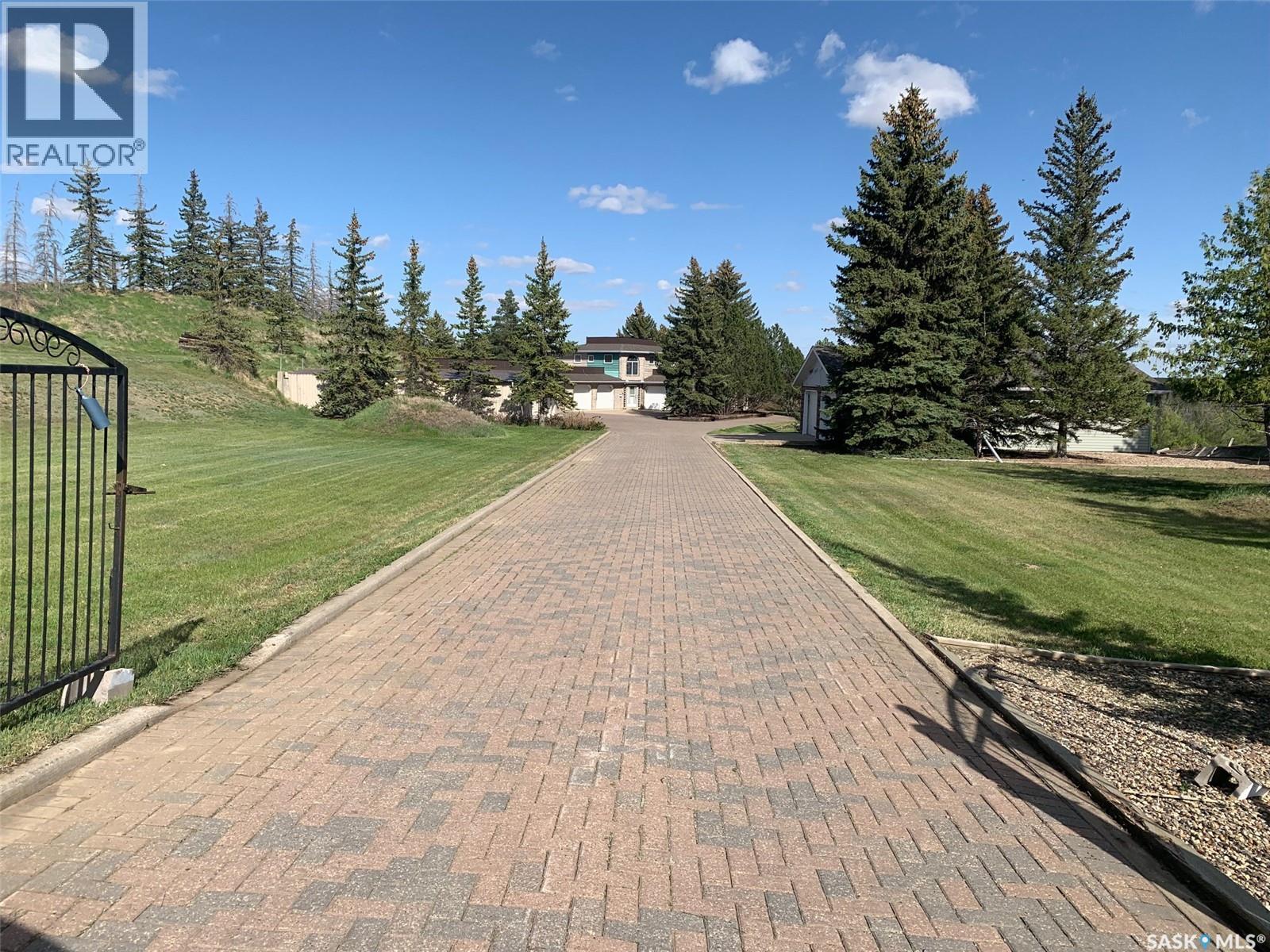 Photo 6 of 1055 7th Avenue Sw, Moose Jaw SK