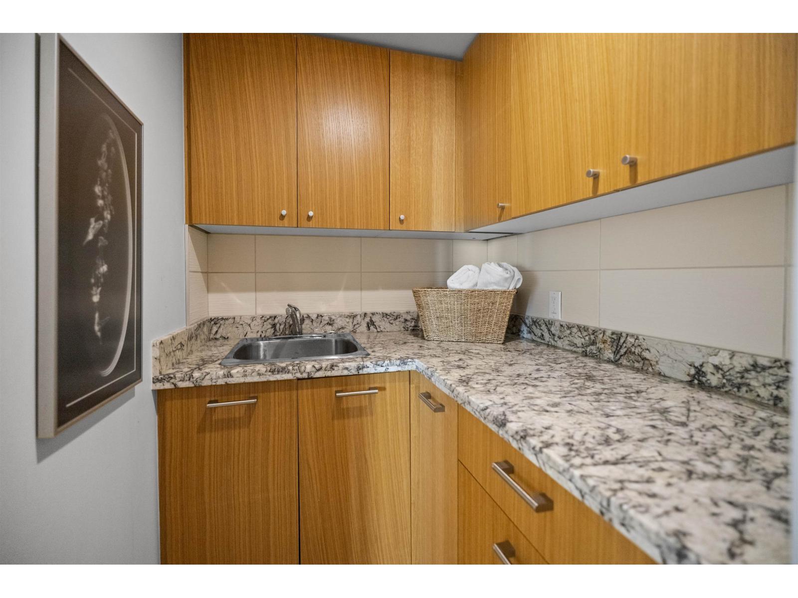 Photo 11 of 1105 1455 George Street, White Rock BC