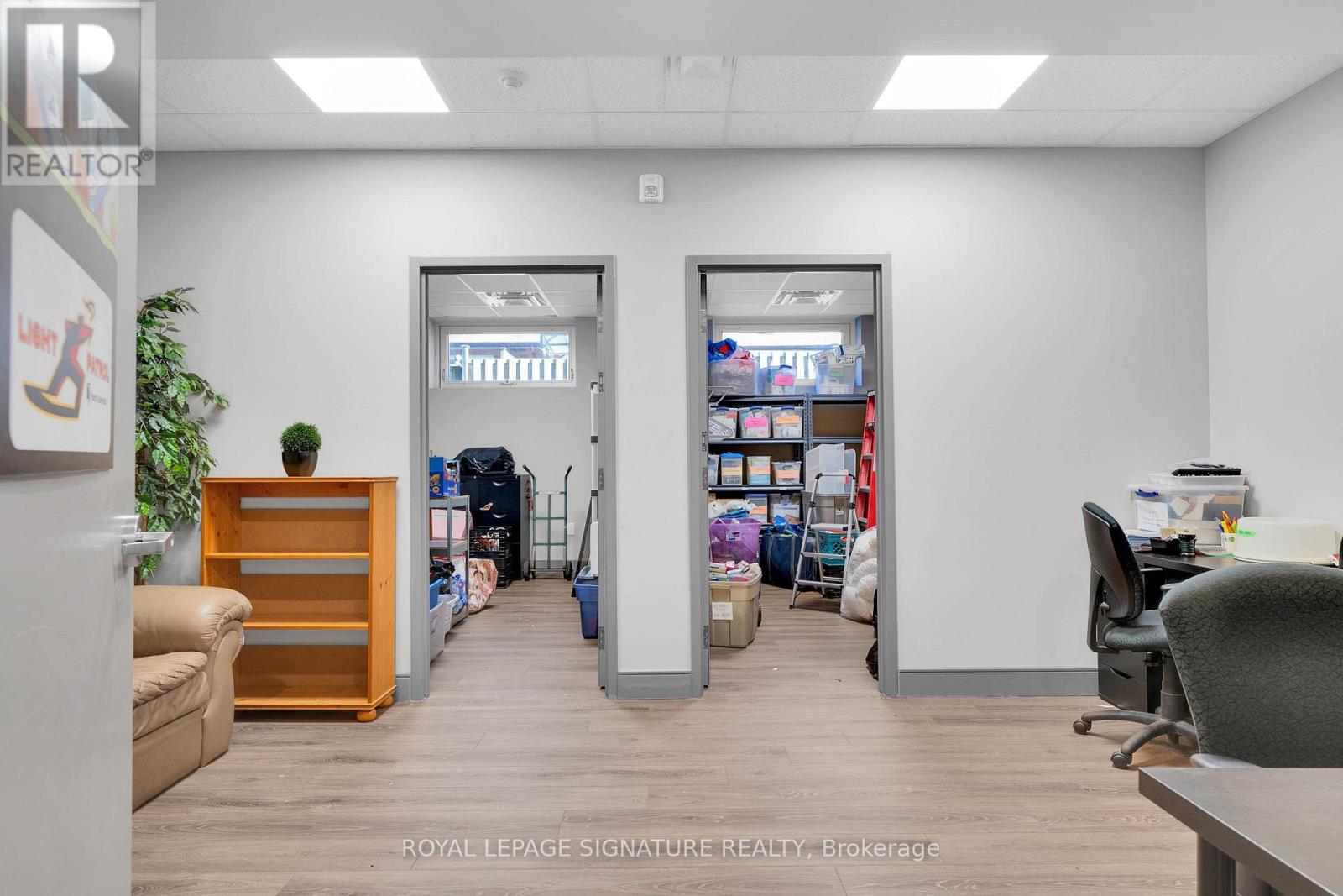 Photo 17 of Lower 95 Jonesville Crescent, Toronto ON