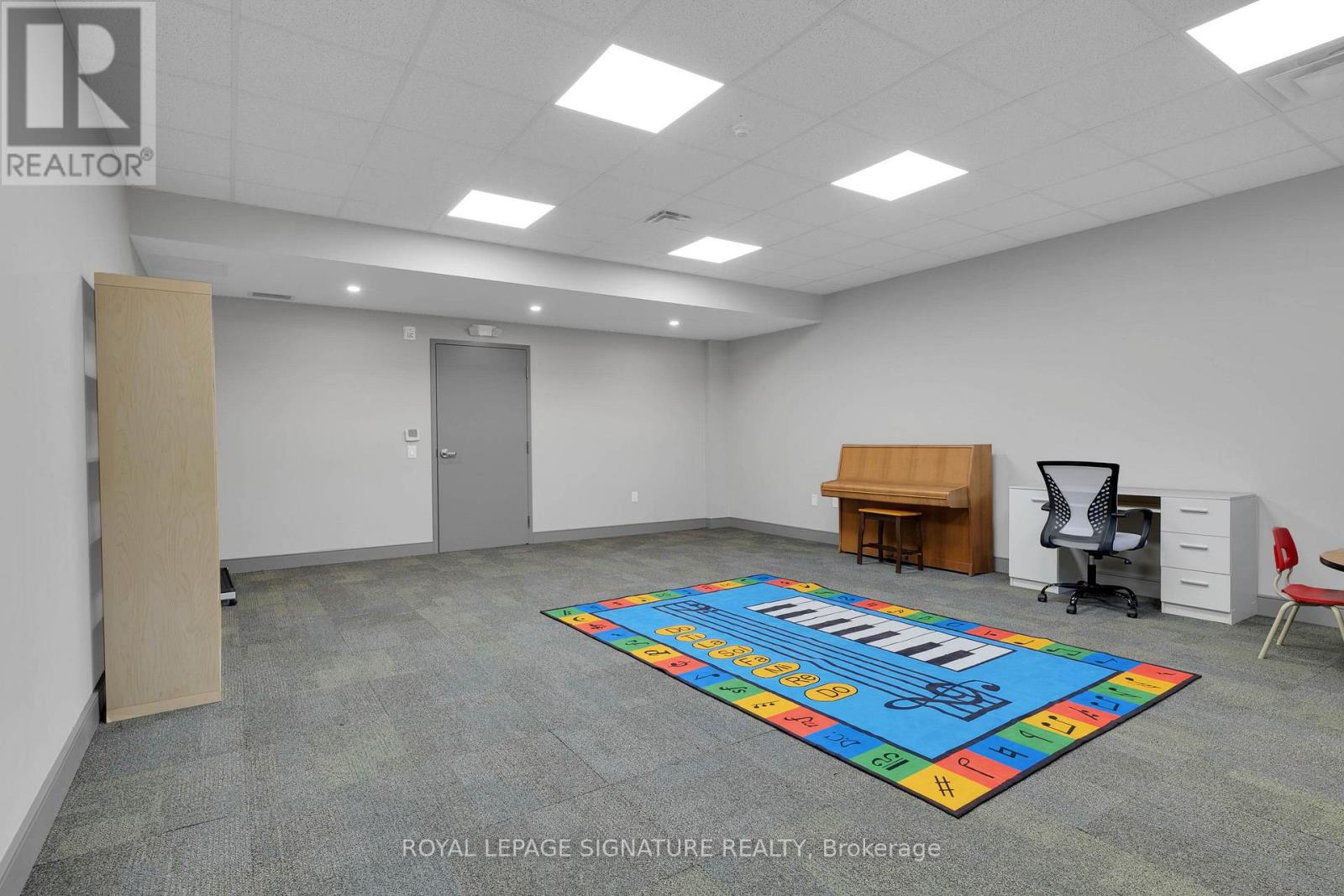 Photo 25 of Lower 95 Jonesville Crescent, Toronto ON