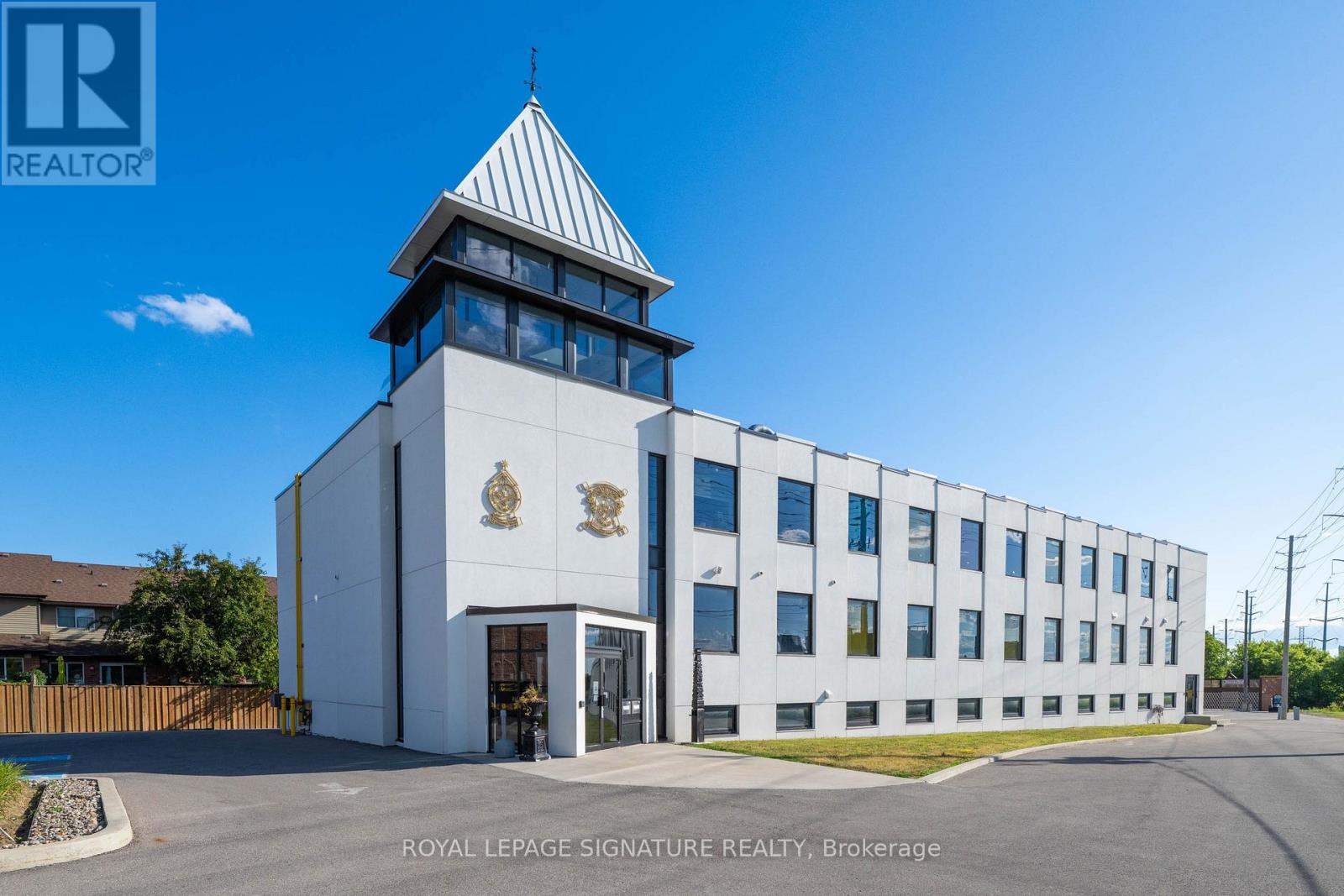 Photo 7 of Lower 95 Jonesville Crescent, Toronto ON