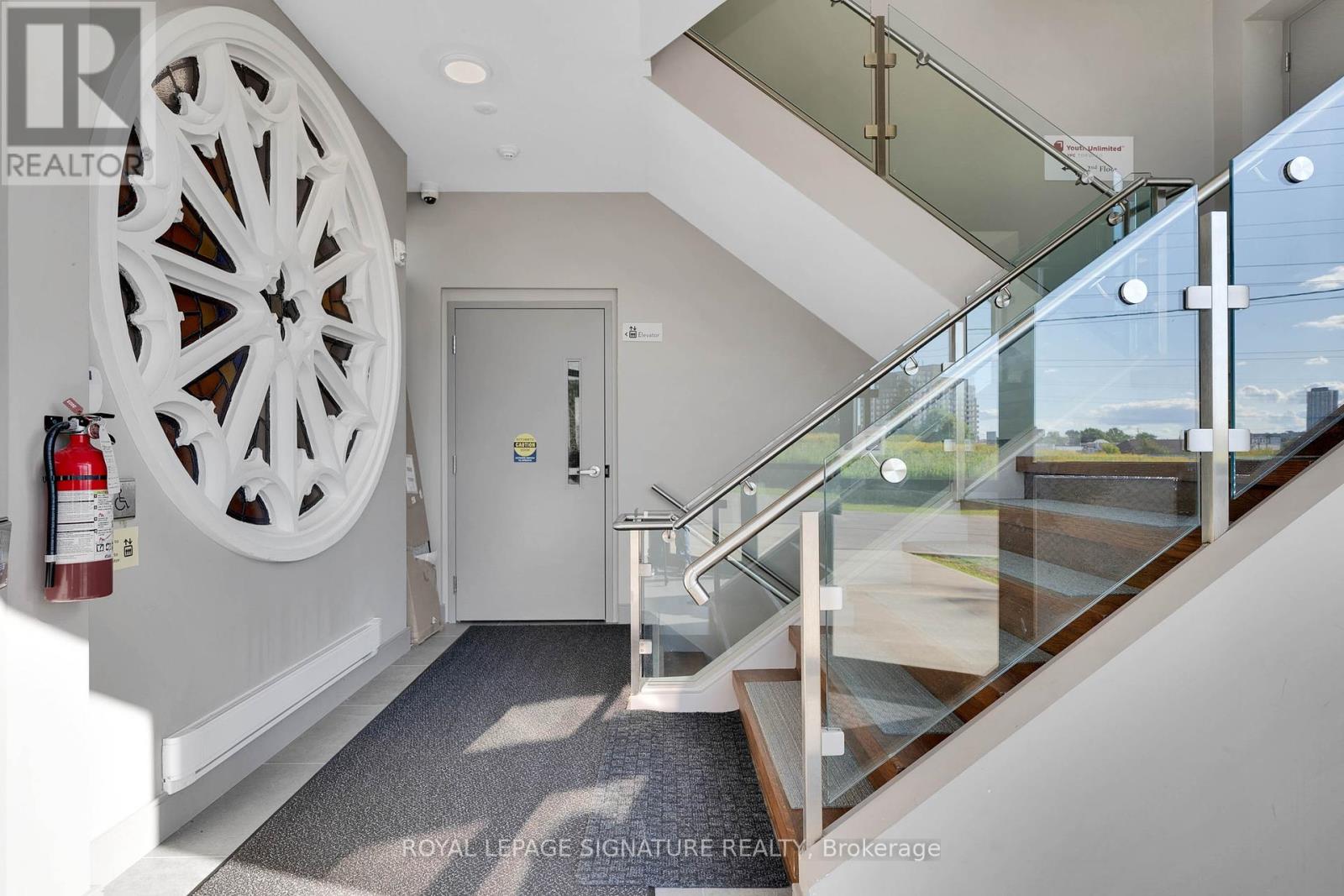 Photo 9 of Lower 95 Jonesville Crescent, Toronto ON