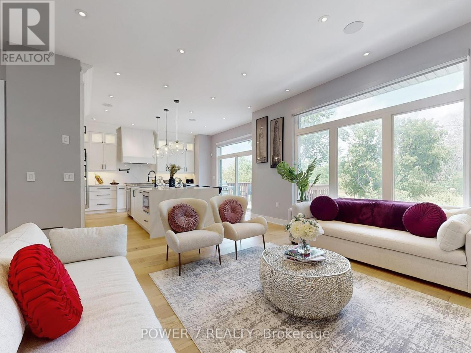 Photo 10 of 34 Dresden Road, Toronto ON