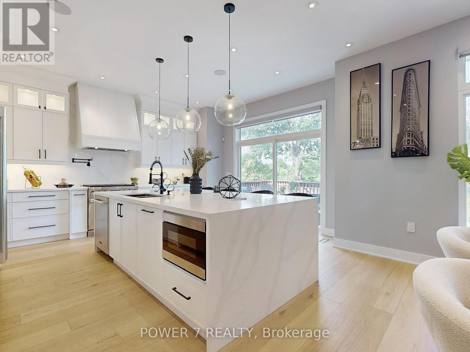 Photo 12 of 34 Dresden Road, Toronto ON