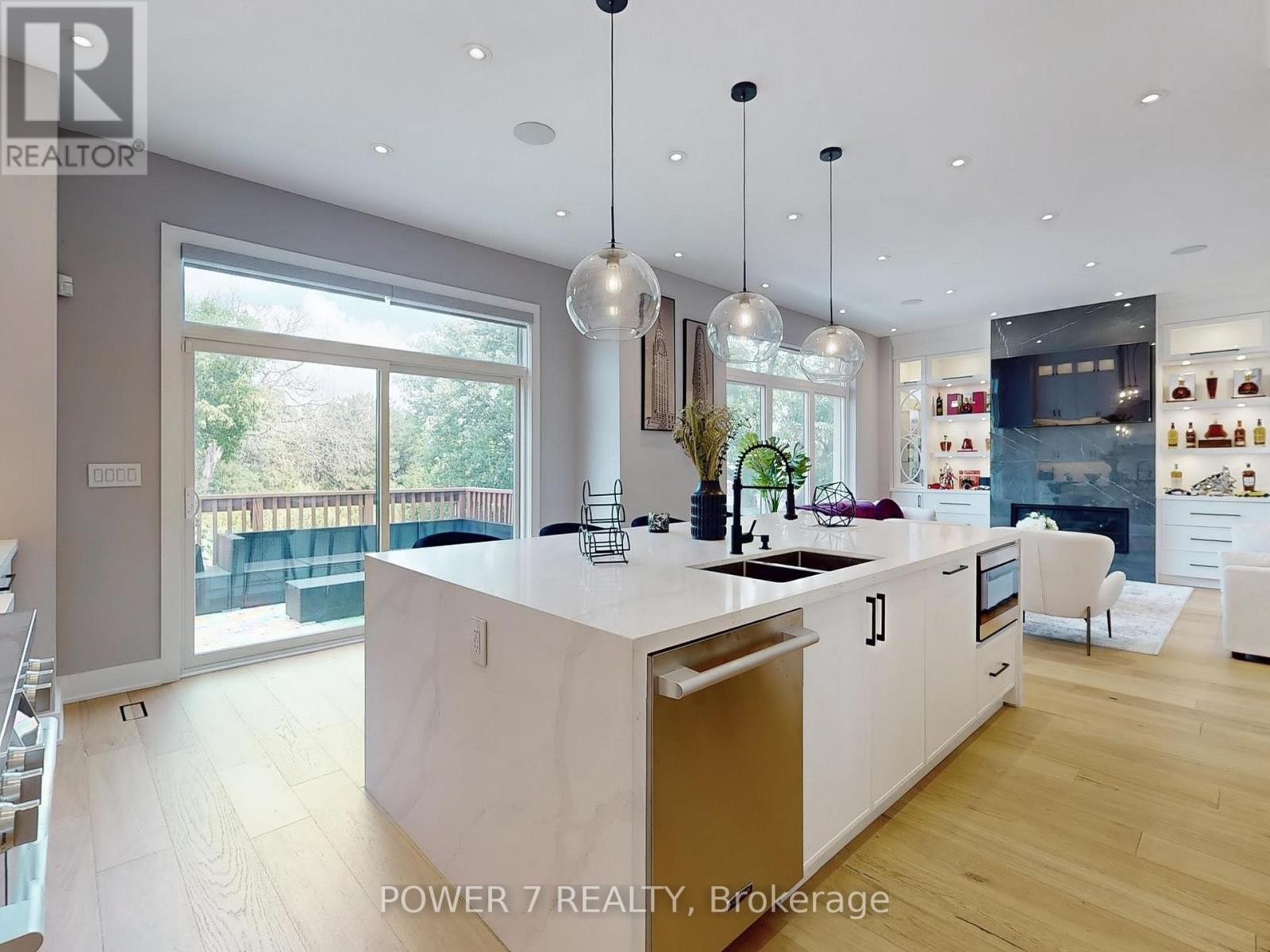 Photo 14 of 34 Dresden Road, Toronto ON