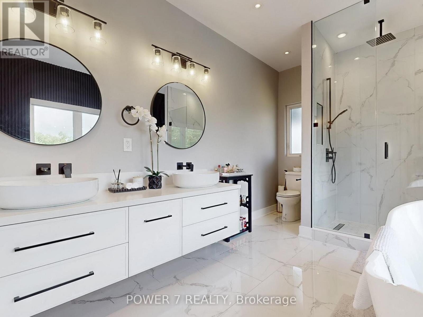 Photo 24 of 34 Dresden Road, Toronto ON