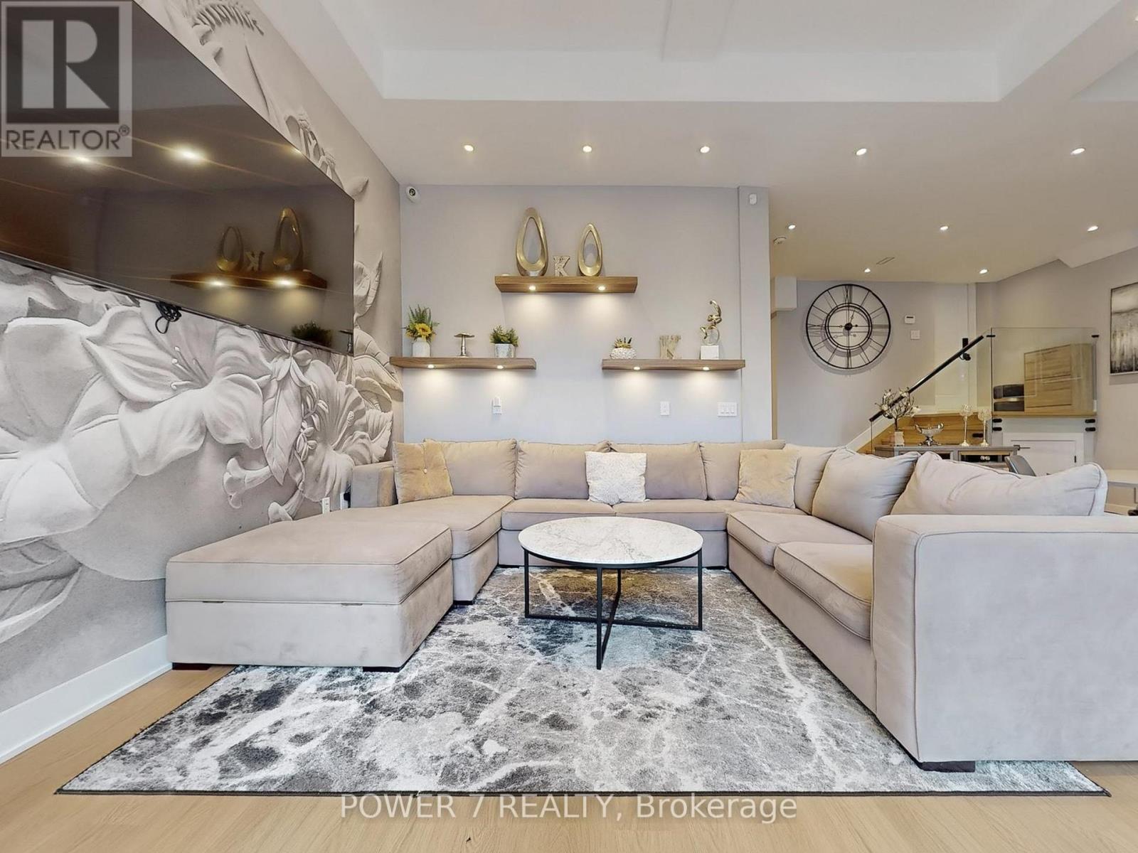 Photo 33 of 34 Dresden Road, Toronto ON