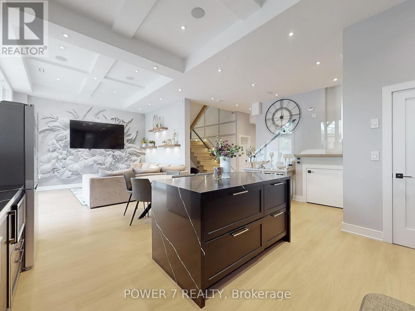Photo 36 of 34 Dresden Road, Toronto ON