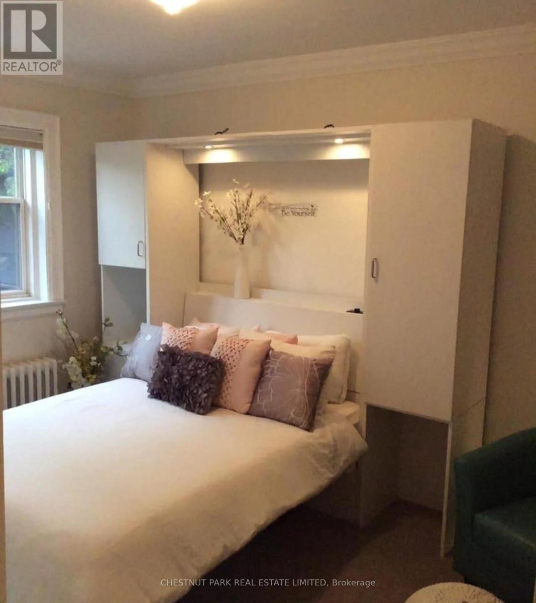 Photo 12 of Upper 472 Oriole Parkway, Toronto ON