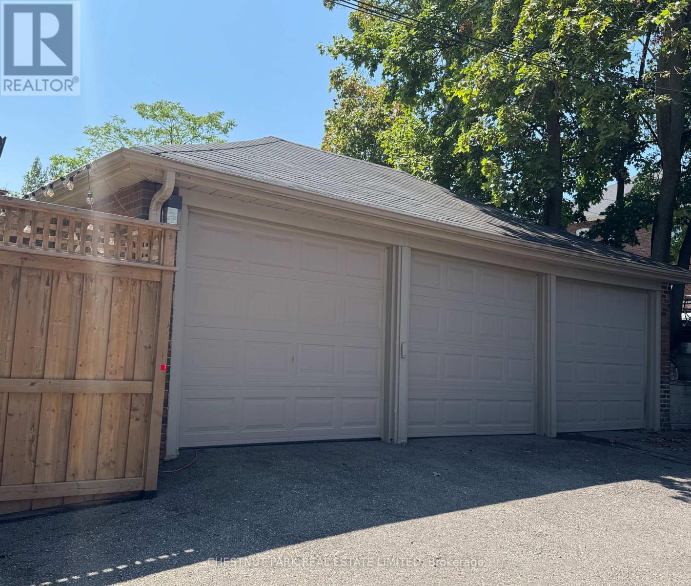 Photo 15 of Upper 472 Oriole Parkway, Toronto ON