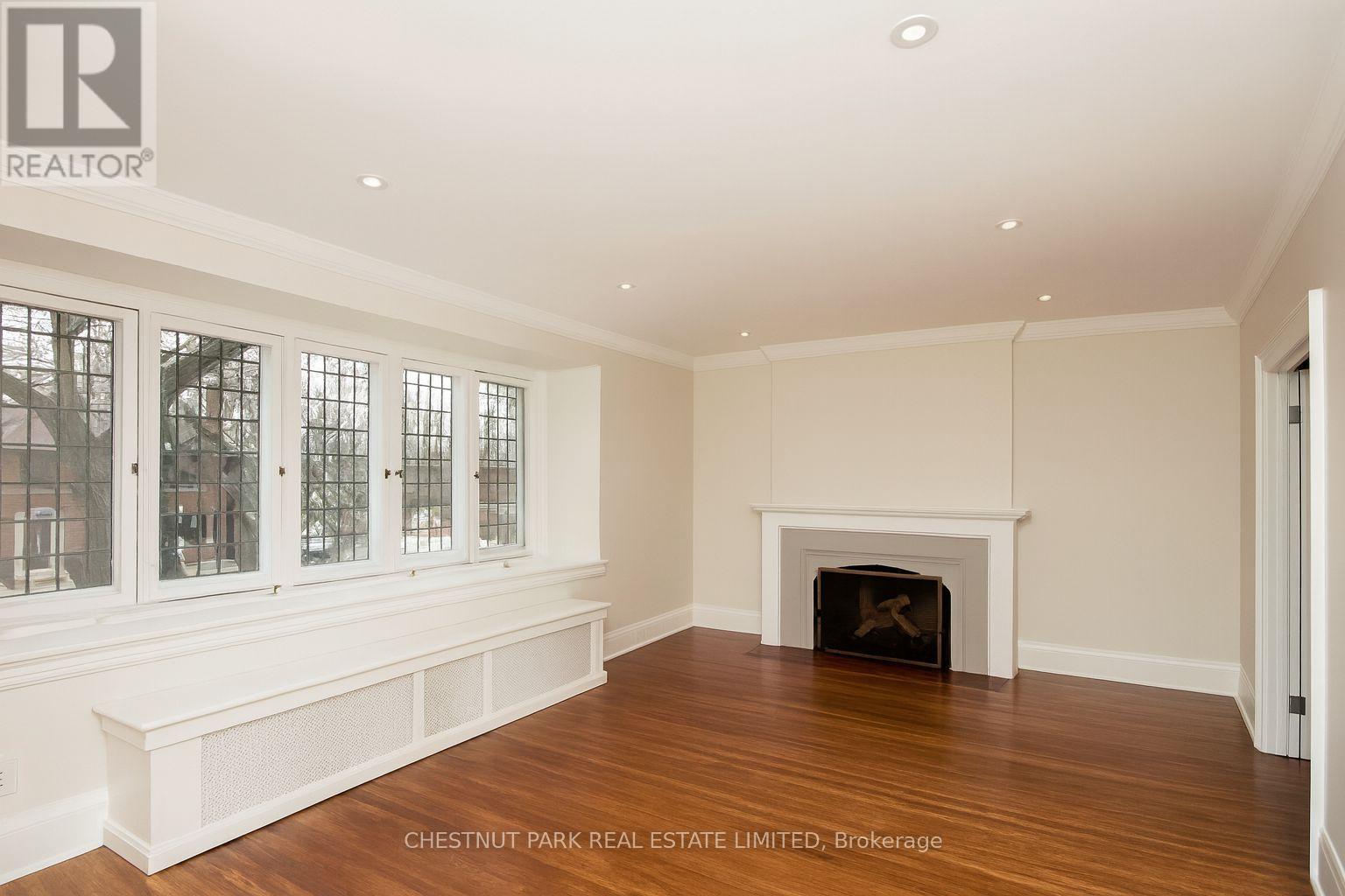 Photo 2 of Upper 472 Oriole Parkway, Toronto ON