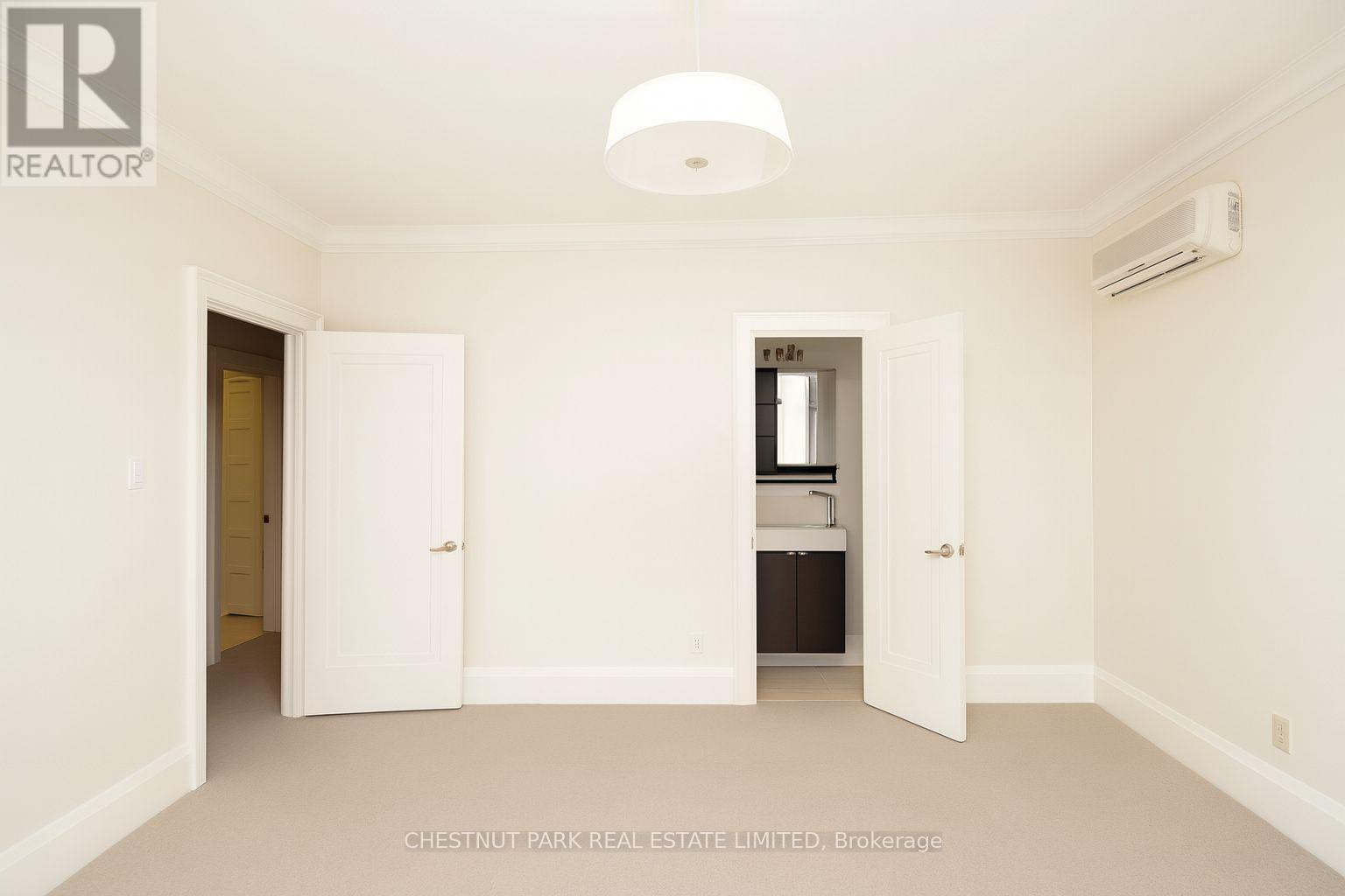 Photo 9 of Upper 472 Oriole Parkway, Toronto ON