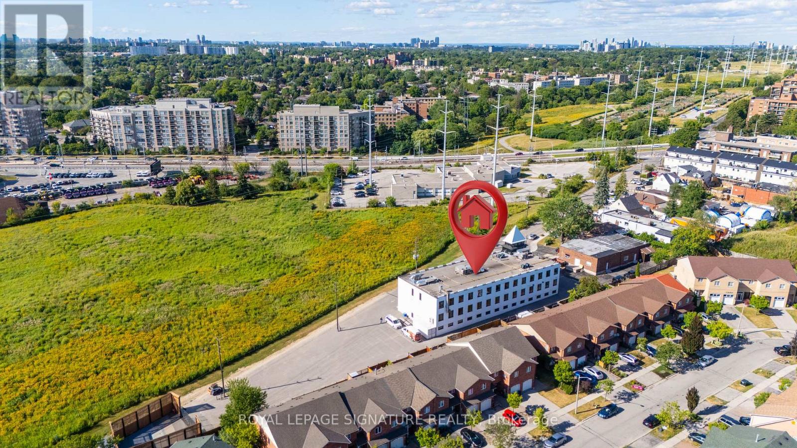 Photo 12 of Lower 95 Jonesville Crescent, Toronto ON