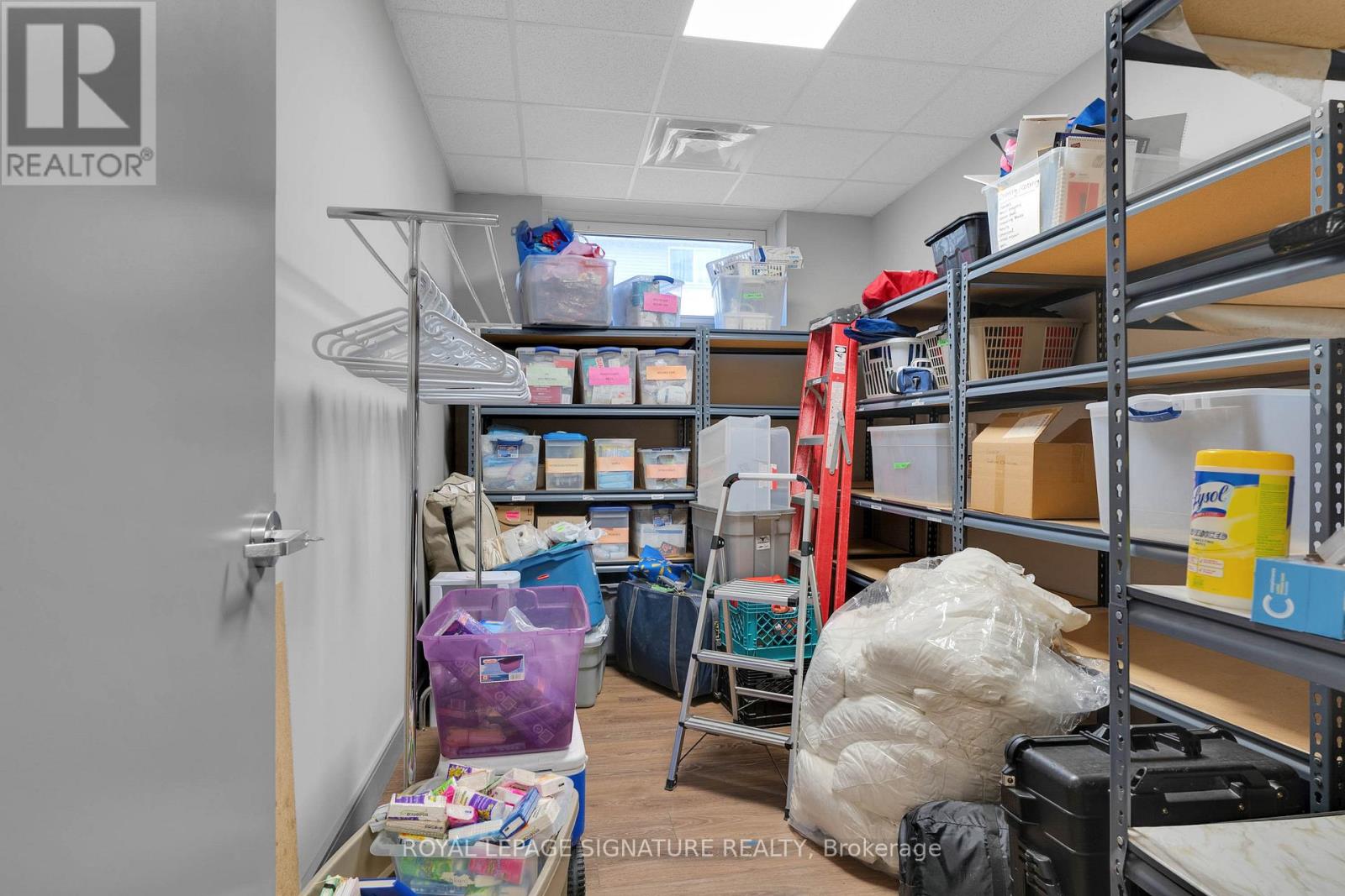 Photo 4 of Lower 95 Jonesville Crescent, Toronto ON