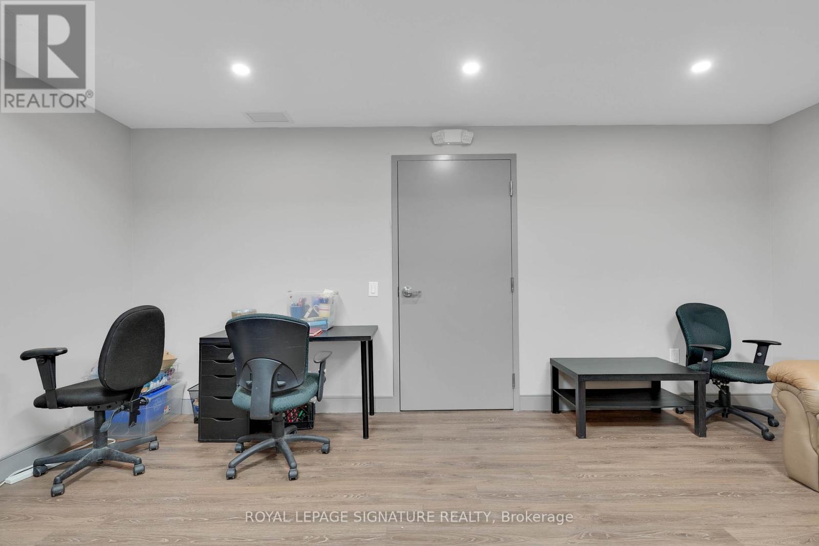 Photo 5 of Lower 95 Jonesville Crescent, Toronto ON