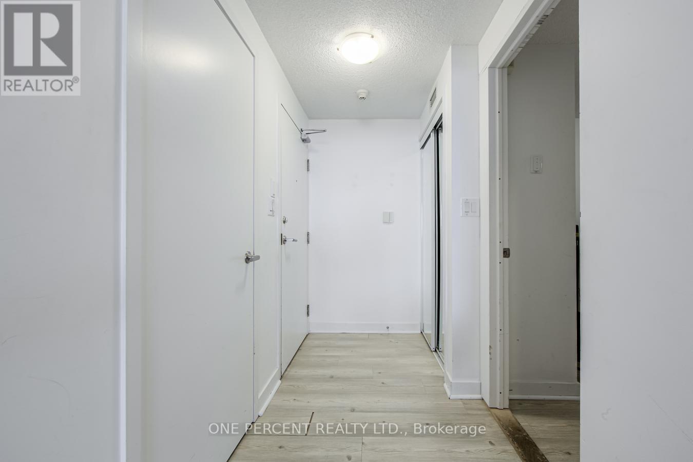 Photo 11 of 5007 25 Telegram Mews, Toronto ON