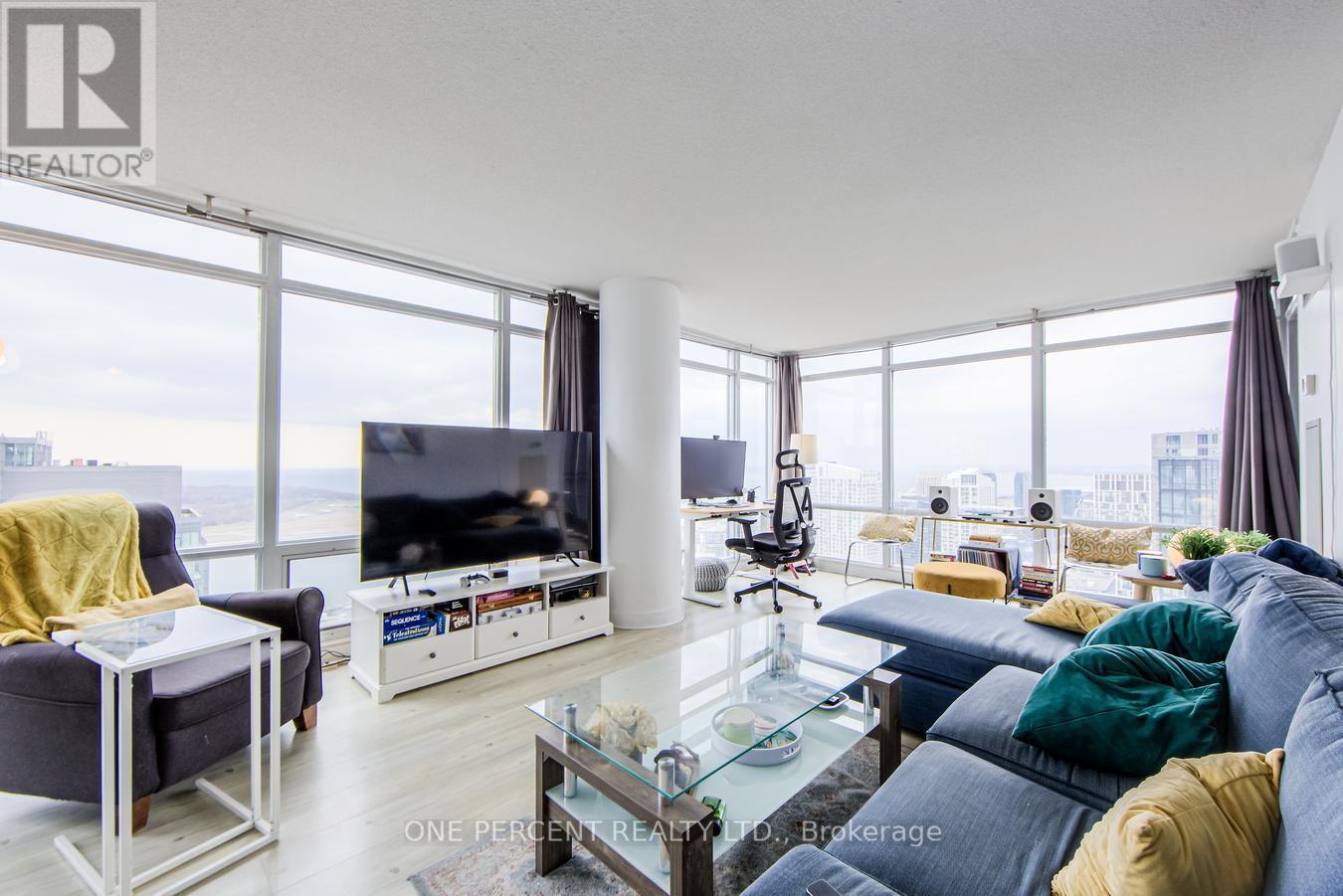 Photo 19 of 5007 25 Telegram Mews, Toronto ON