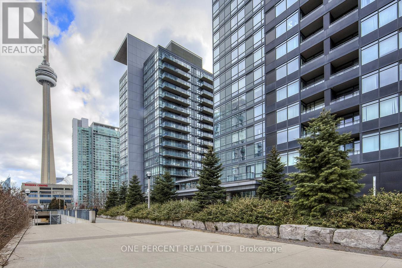 Photo 2 of 5007 25 Telegram Mews, Toronto ON