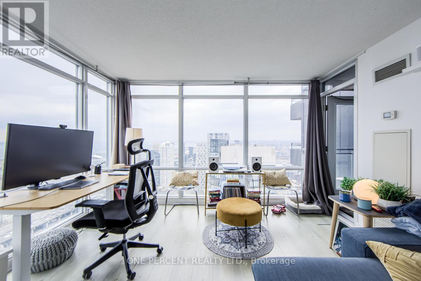 Photo 23 of 5007 25 Telegram Mews, Toronto ON