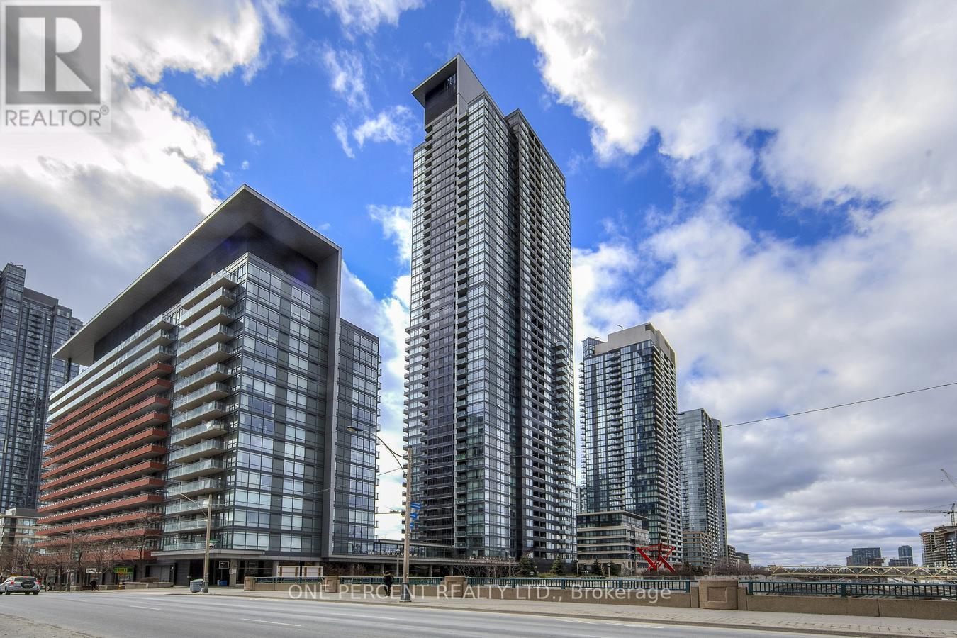Photo 3 of 5007 25 Telegram Mews, Toronto ON