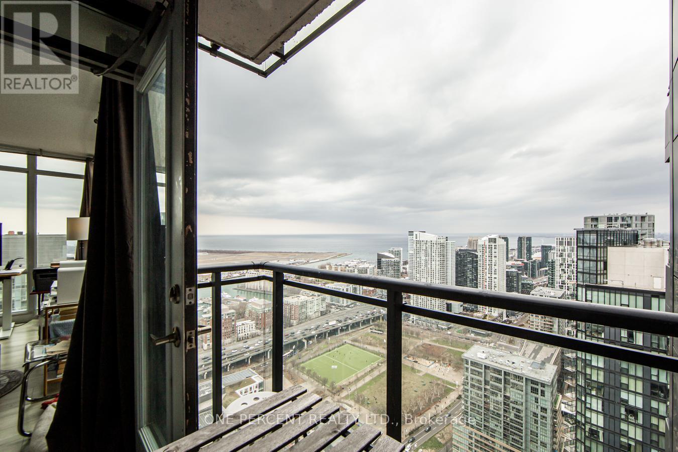 Photo 35 of 5007 25 Telegram Mews, Toronto ON
