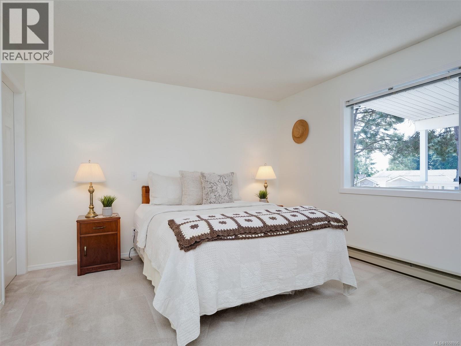 Photo 12 of 4745 Falaise Dr, Saanich BC