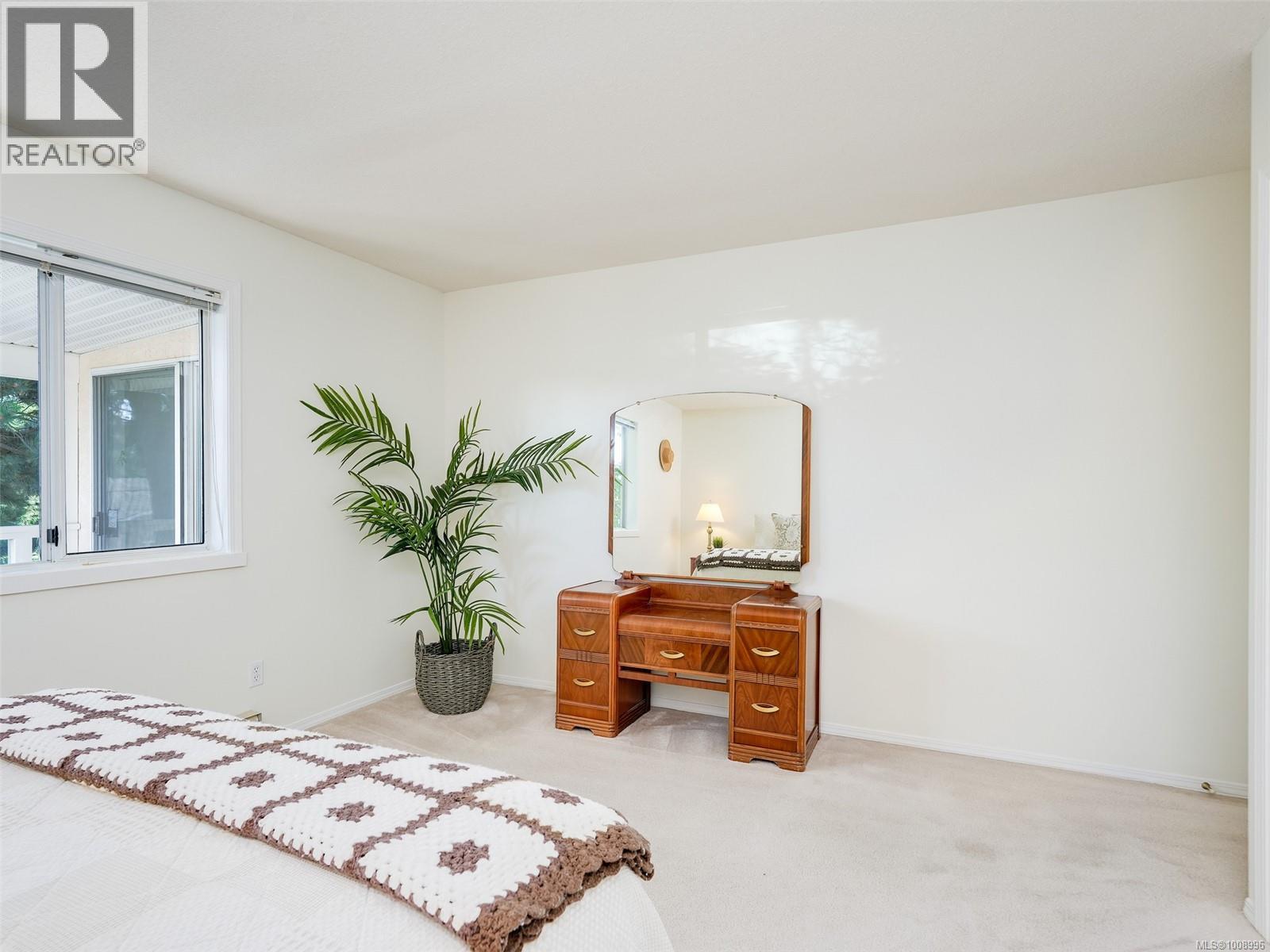 Photo 13 of 4745 Falaise Dr, Saanich BC