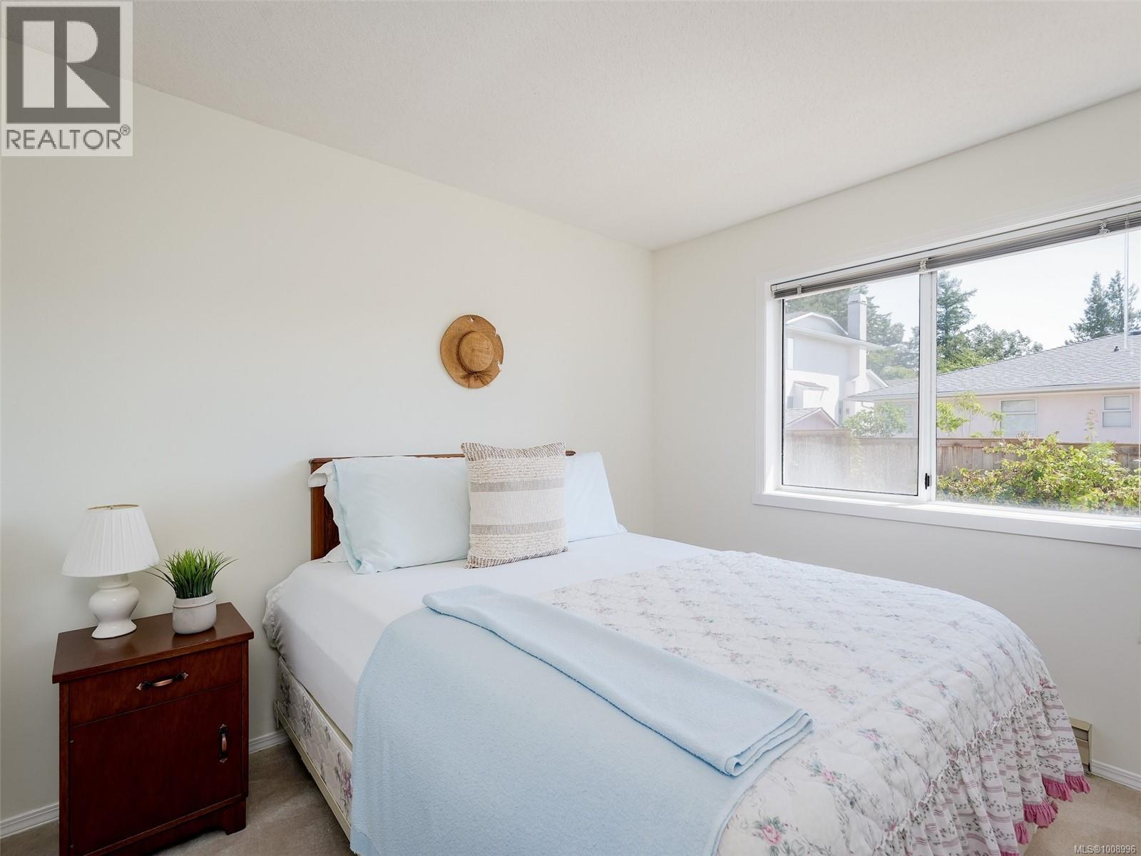 Photo 15 of 4745 Falaise Dr, Saanich BC