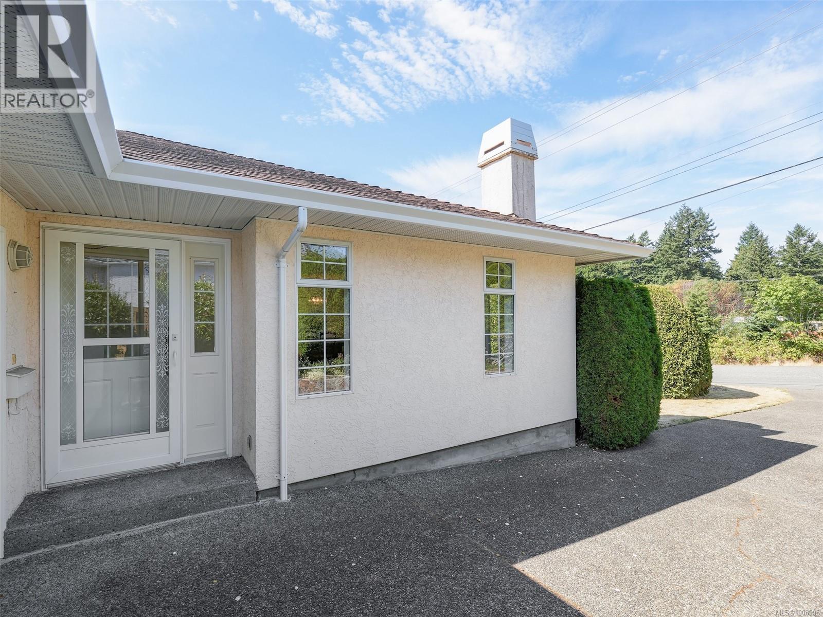 Photo 23 of 4745 Falaise Dr, Saanich BC