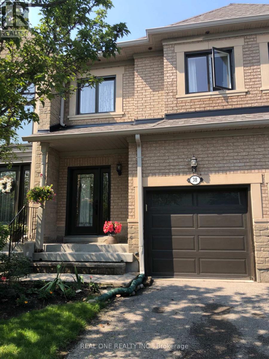 Photo 5 of 38 2250 Rockingham Drive, Oakville ON
