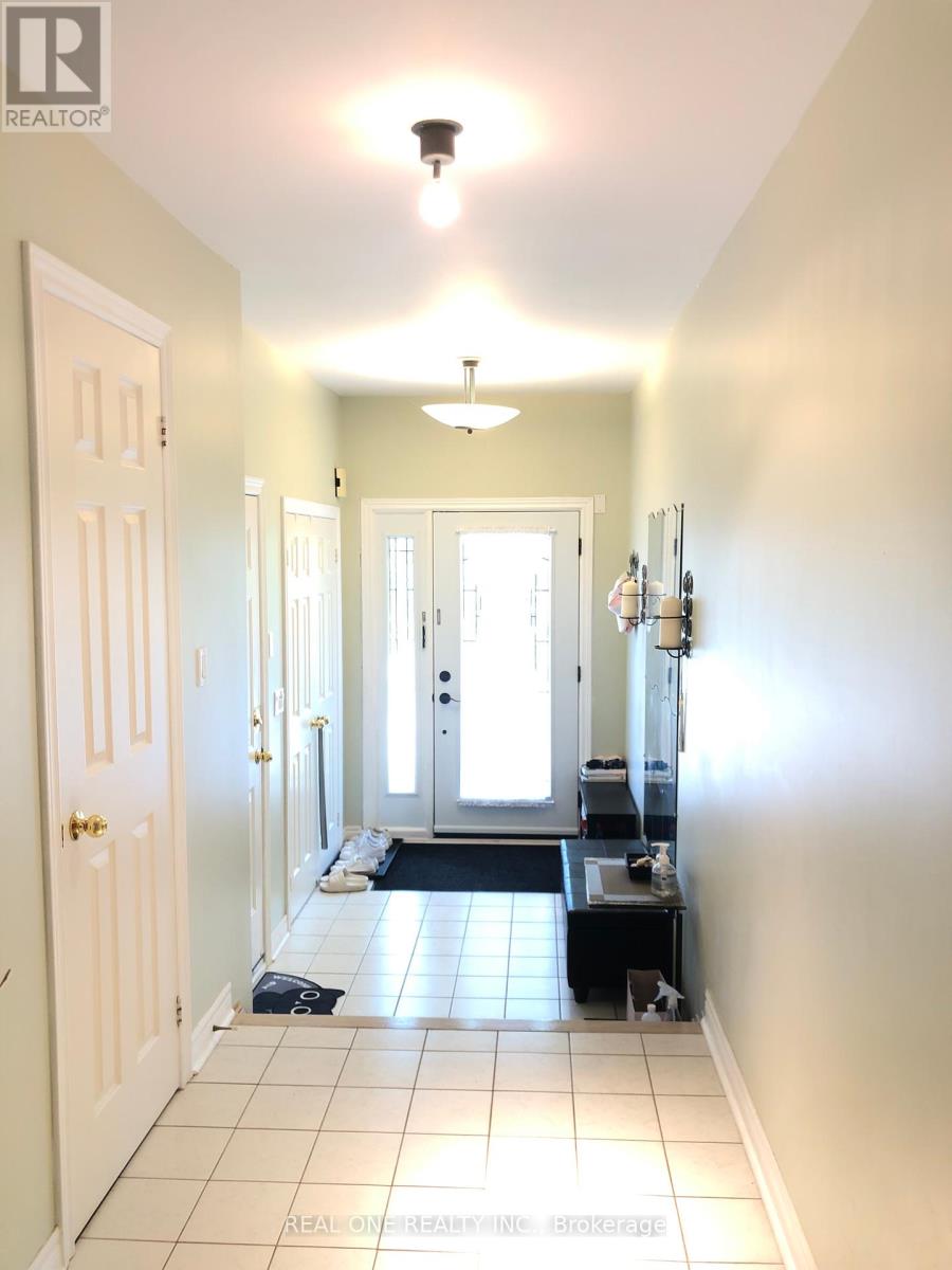 Photo 8 of 38 2250 Rockingham Drive, Oakville ON
