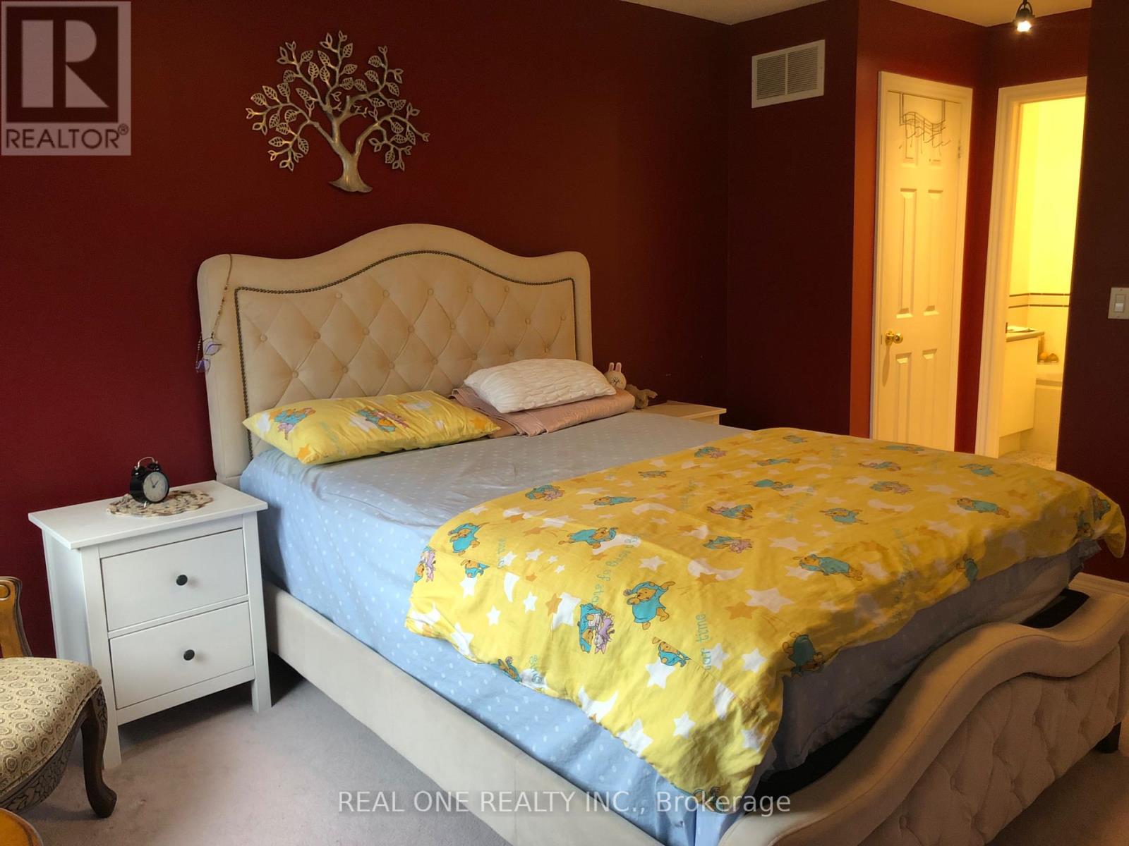 Photo 17 of 38 2250 Rockingham Drive, Oakville ON